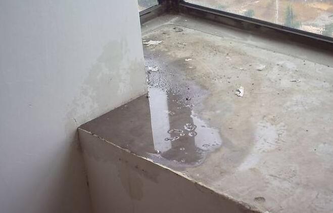 金屬屋面檐口滲水應該怎么解決？家用防水涂料這幾點一定要注意